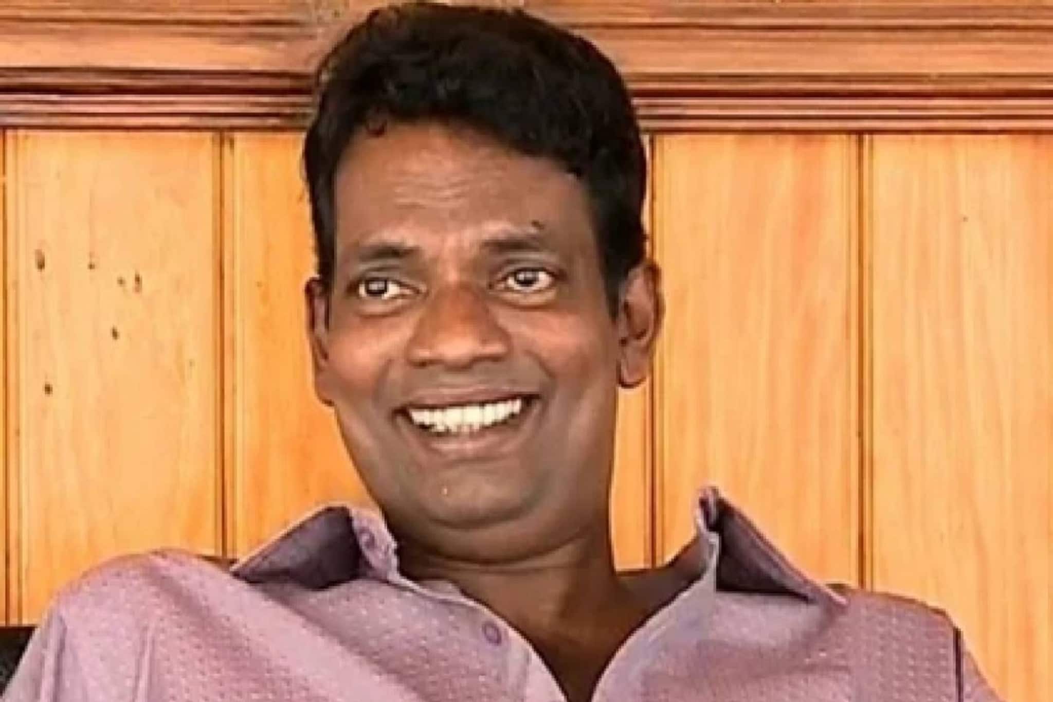 Salim Kumar | പണ്ഡിതനാണെന്നു തോന്നുന്നു; 'ഈശ്വരാ വഴക്കില്ലല്ലോ' നടൻ സലിം കുമാറിൻ്റെ പുസ്തകം