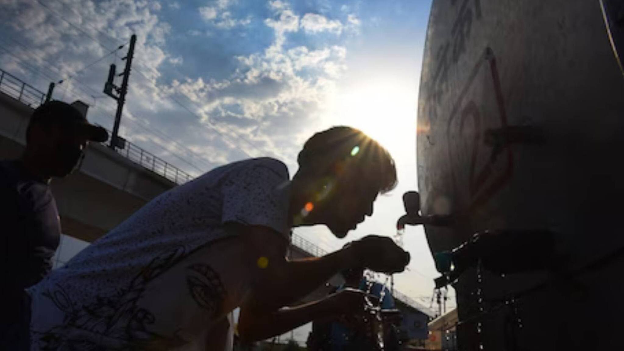 ചൂട് കൂടുമ്പോള്‍ തണുത്ത വെള്ളം കുടിക്കാമോ? എസി ഉപയോഗിക്കാമോ? ആരോഗ്യ വിദഗ്ധർ പറയുന്നതിങ്ങനെ