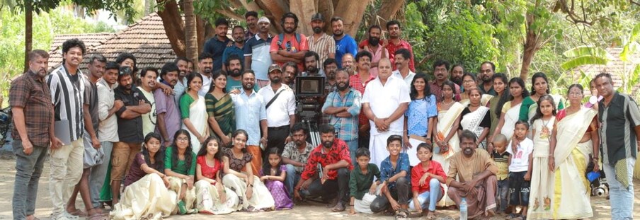  ജിസ് ജോയ് ചിത്രത്തിലെ മറ്റൊരു നായകനായ ബിജു മേനോനും ദിലീഷ് പോത്തനും സംവിധായകൻ ജിസ് ജോയും ആഘോഷത്തിൽ പങ്കെടുത്തു. 