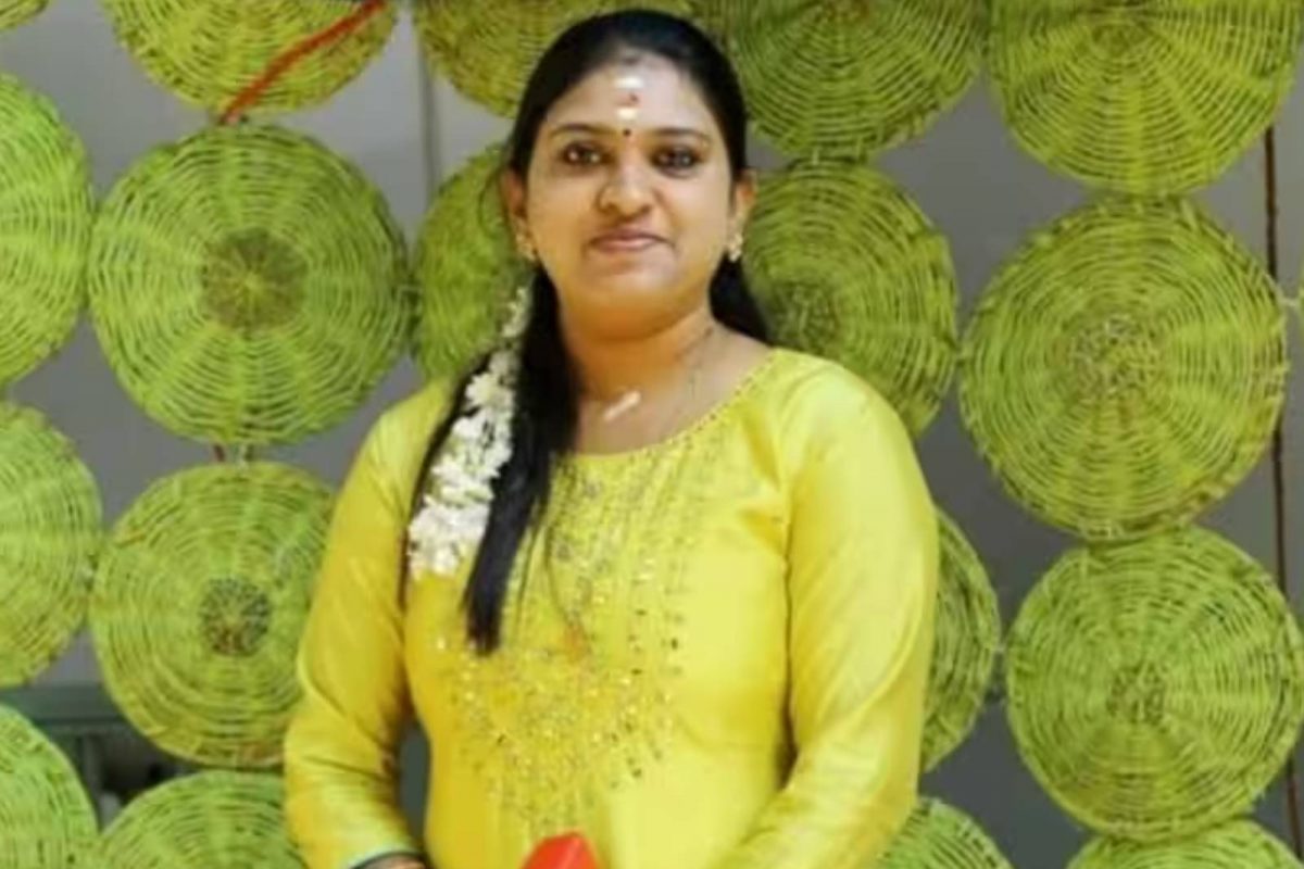 പൂവാർ സ്വദേശിയായ 68 കാരനിൽ നിന്ന് വിവാഹ വാഗ്ദാനം നല്‍കി പലപ്പോഴായി 40,000 രൂപയാണ് പ്രതി തട്ടിയത്. 