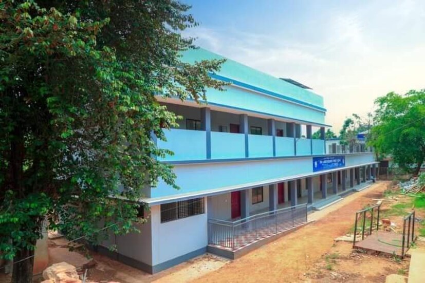  നീതി ആയോഗ് തയ്യാറാക്കിയ സ്കൂള്‍ എജ്യൂക്കേഷന്‍ ക്വാളിറ്റി ഇന്‍ഡക്സ് പ്രകാരം ഒന്നാം സ്ഥാനത്തുള്ള സംസ്ഥാനമാണ് കേരളം