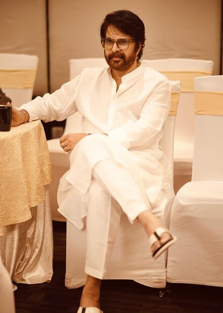  ഒരുപക്ഷേ, സമീപകാലത്തെ അദ്ദേഹത്തിന്റെ ഏറ്റവും പുതുമയും വ്യത്യസ്ഥവുമായ കഥാപാത്രമായിരിക്കും ഇത്. ട്രാവലും, ഉദ്വേഗവും കോർത്തിണക്കി പ്രേക്ഷകർക്ക് പുത്തൻ ദൃശ്യാനുഭവം നൽകുകയാണ് നവാഗതനായ ഡിനു ഡെന്നിസ്. തിരക്കഥാകൃത്ത് കലൂർ ഡെന്നിസിന്റെ മകൻ കൂടിയാണ് ഡിനോ ഡെന്നിസ്