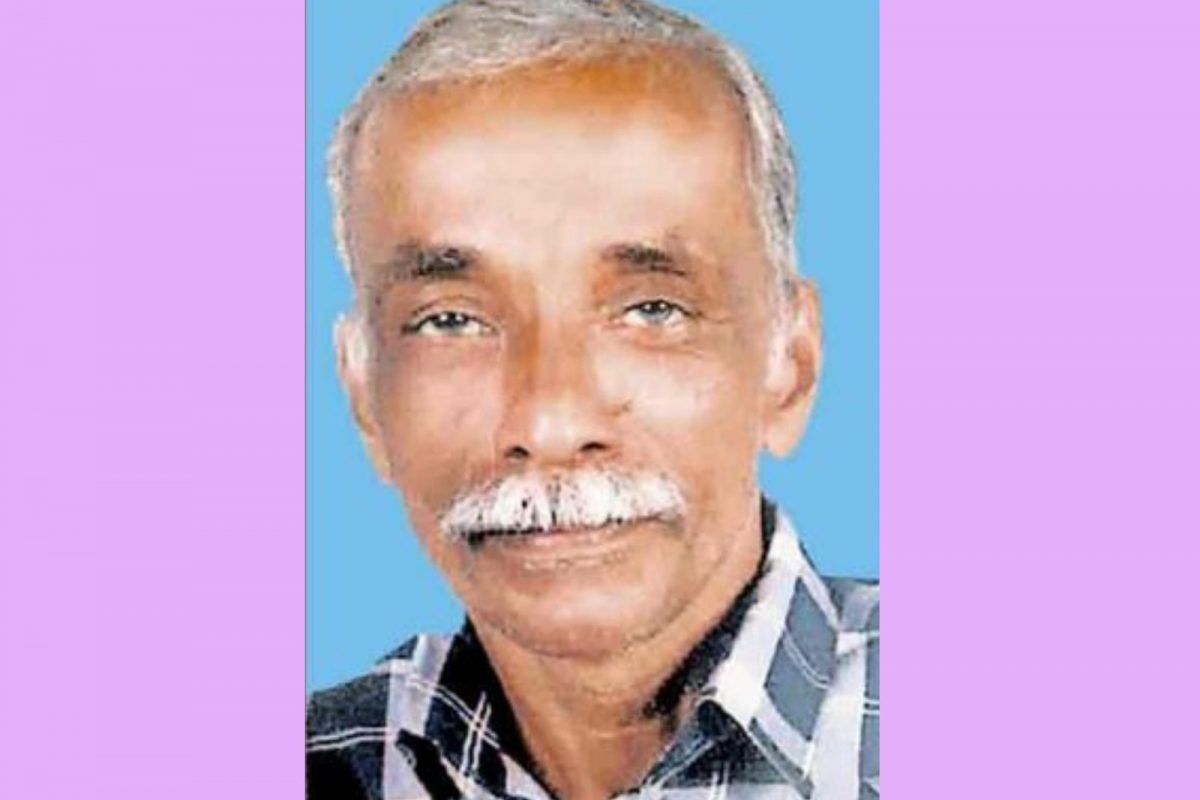 വീടിനടുത്തുള്ള പുരയിടത്തിലെ പൊട്ടക്കിണറ്റിലാണ് നായ്ക്കുട്ടി വീണത്. കയർകെട്ടി അതിൽ പിടിച്ചാണ് മോഹനൻപിള്ള 15 അടി ആഴമുള്ള കിണറ്റിലിറങ്ങിയത്