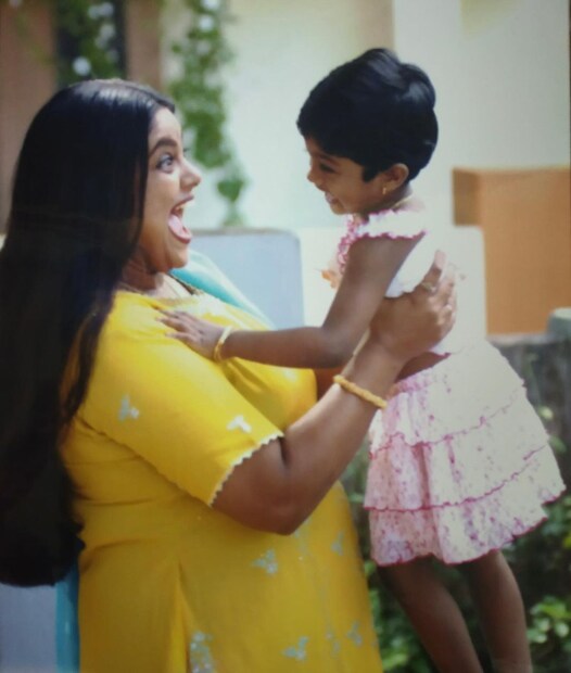  ഇന്ന് അമ്മയുടെ പിറന്നാളാണ്. മകൾ കടലുകൾ താണ്ടി അന്യദേശത്തും. എന്നാലും മനസ്സിൽ അമ്മയോർമകൾ നിറയുന്നു ഈ ദിനത്തിൽ. അടുത്തിടെയാണ് അമ്മയും മകളും പുതിയൊരു കൂടാരത്തിലേക്ക് മാറിയത് (തുടർന്ന് വായിക്കുക)
