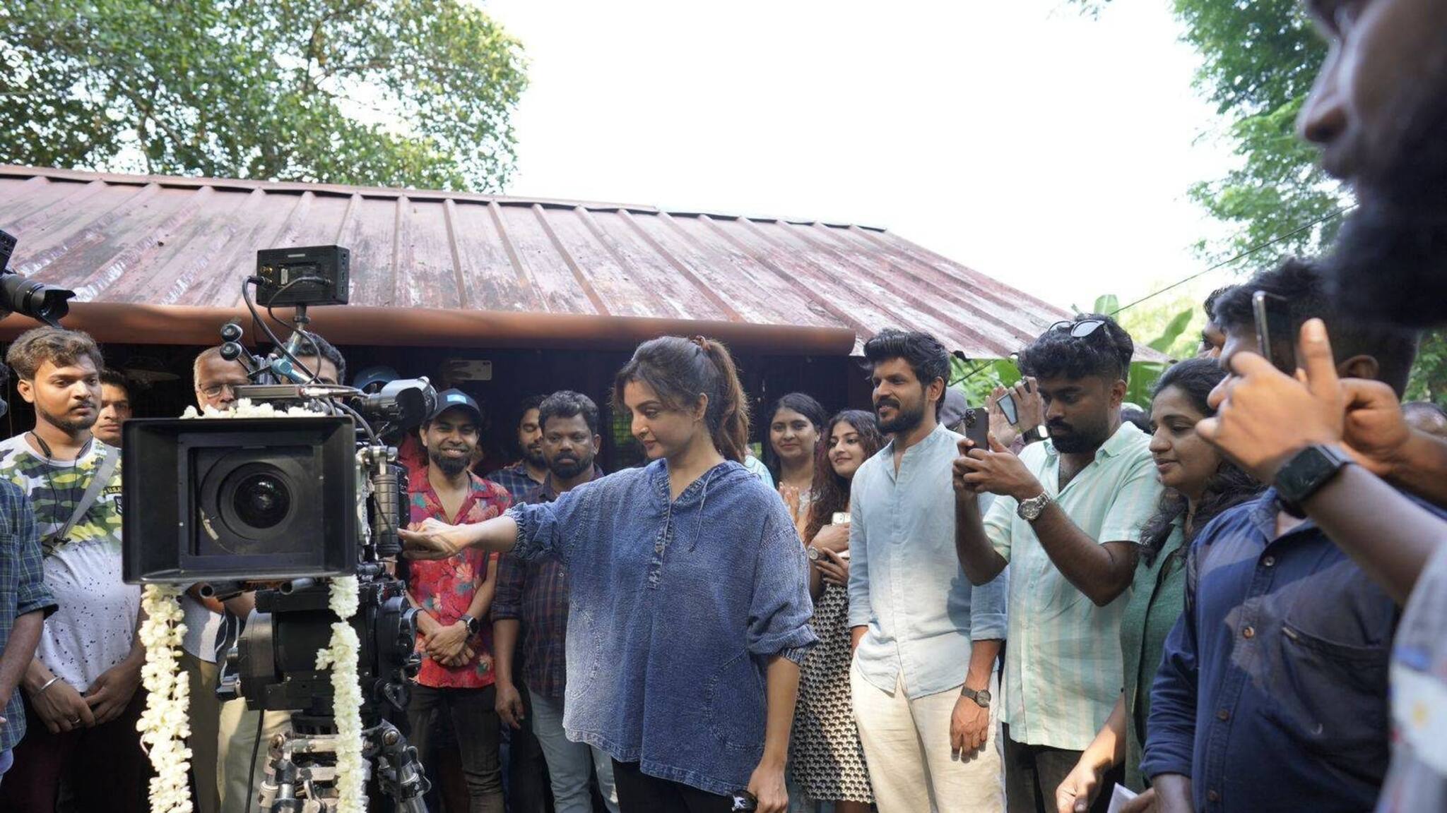 Manju Warrier | തൃശൂർ ചിമ്മിനി ഡാമിന് സമീപം മഞ്ജു വാര്യരും കൂട്ടരും; സൈജു ശ്രീധരൻ്റെ 'ഫൂട്ടേജ്' ആരംഭിച്ചു