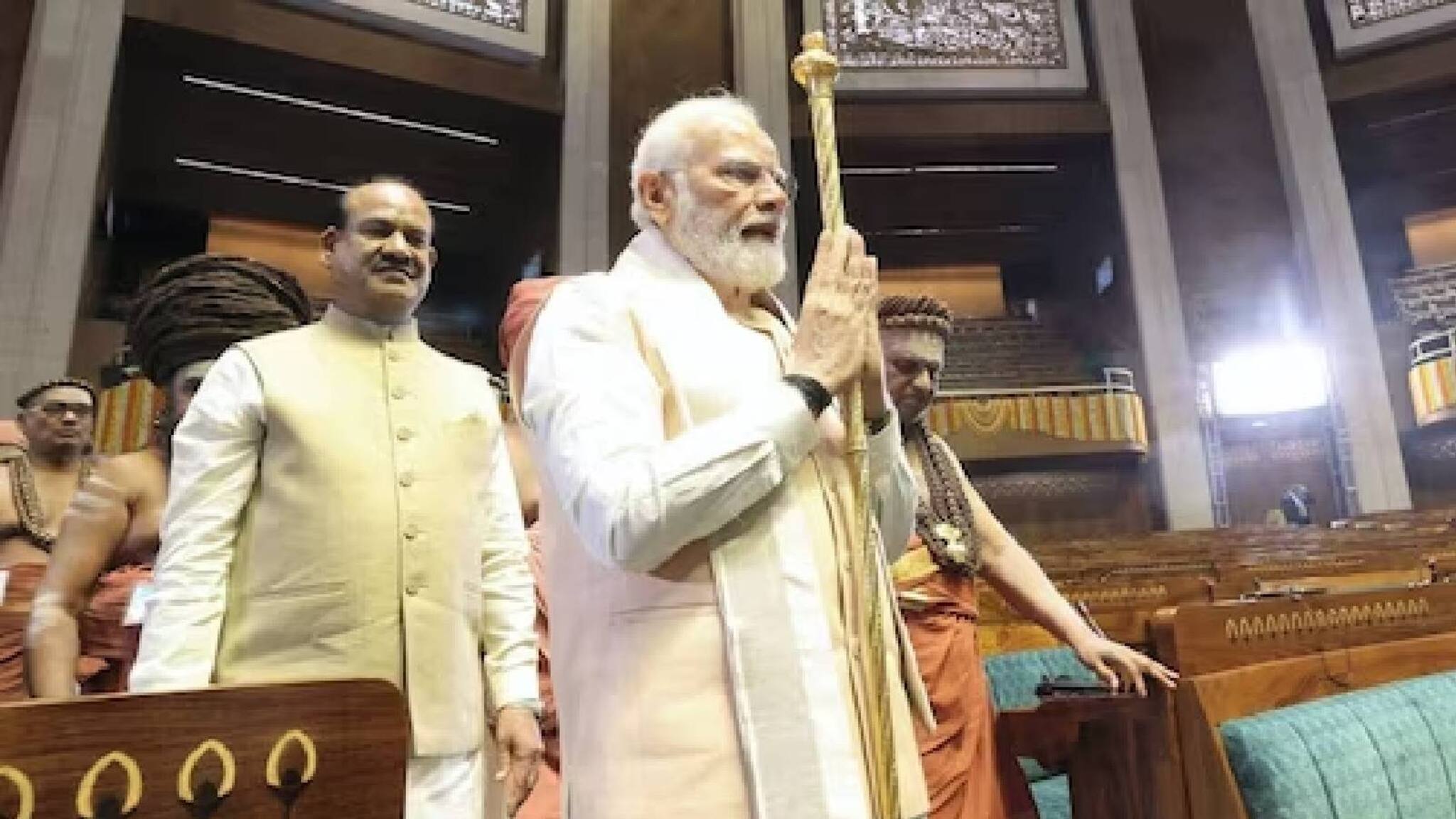 ചെങ്കോൽ കൈമാറ്റം; വേദമന്ത്രോച്ചാരണം, സർവധർമ പ്രാർത്ഥന: പാർലമെന്റ് മന്ദിരം പ്രധാനമന്ത്രി ഉദ്ഘാടനം ചെയ്തതിങ്ങനെ