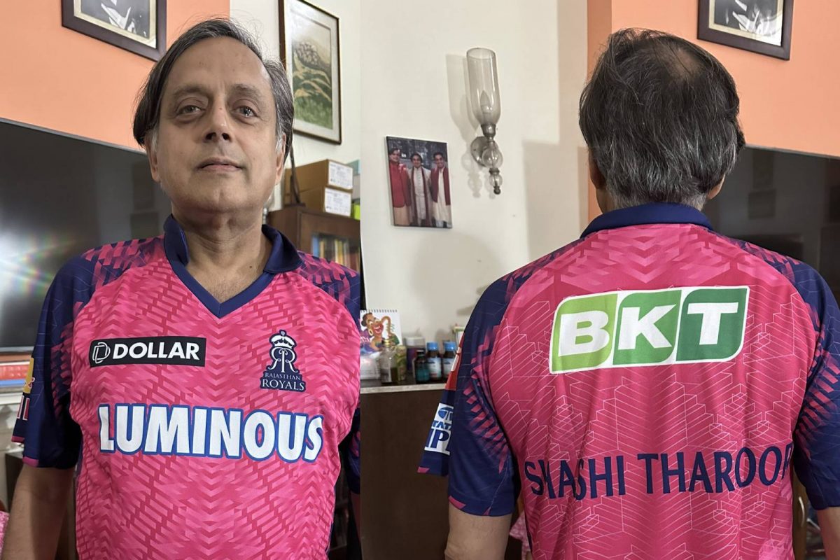 ജേഴ്സി സമ്മാനിച്ചതിന് രാജസ്ഥാൻ റോയൽസിന് നന്ദി പറഞ്ഞ് ശശി തരൂർ; ചാറ്റ്ജിപിടി ഉപയോഗിച്ച് മറുപടി നൽകി ടീം