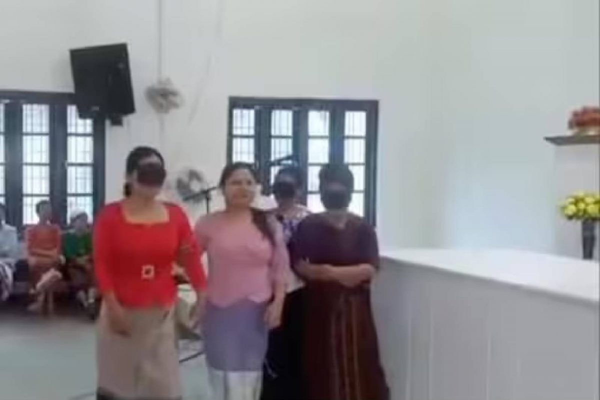 നിരവധി പേരാണ് വീഡിയോയ്ക്ക് കമന്റുമായി എത്തിയത്. വളരെ കുറച്ച് സമയത്തിനുള്ളില്‍ ലക്ഷക്കണക്കിന് പേരാണ് വീഡിയോ കണ്ടത്.