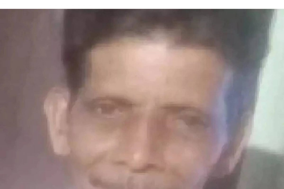 മാവില്‍ തങ്ങിയ തോട്ടി തിരിച്ചെടുക്കാന്‍ മറ്റൊരു തോട്ടി കൊണ്ട് ശ്രമിക്കുന്നതിനിടയില്‍ തോട്ടി മുഖത്ത് വന്ന് തറക്കുകയായിരുന്നു.