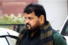 ബ്രിജ് ഭൂഷണിനെതിരായ പരാതി പിൻവലിച്ചിട്ടില്ല; വാർത്ത വ്യാജമെന്ന് പരാതിക്കാരിയുടെ പിതാവ്
