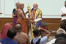 പൂജാരിമാരിൽ നിന്ന് ചെങ്കോൽ ഏറ്റുവാങ്ങി പ്രധാനമന്ത്രി; പുതിയ പാർലമെന‍്റ് ഉദ്ഘാടനം ഇന്ന്
