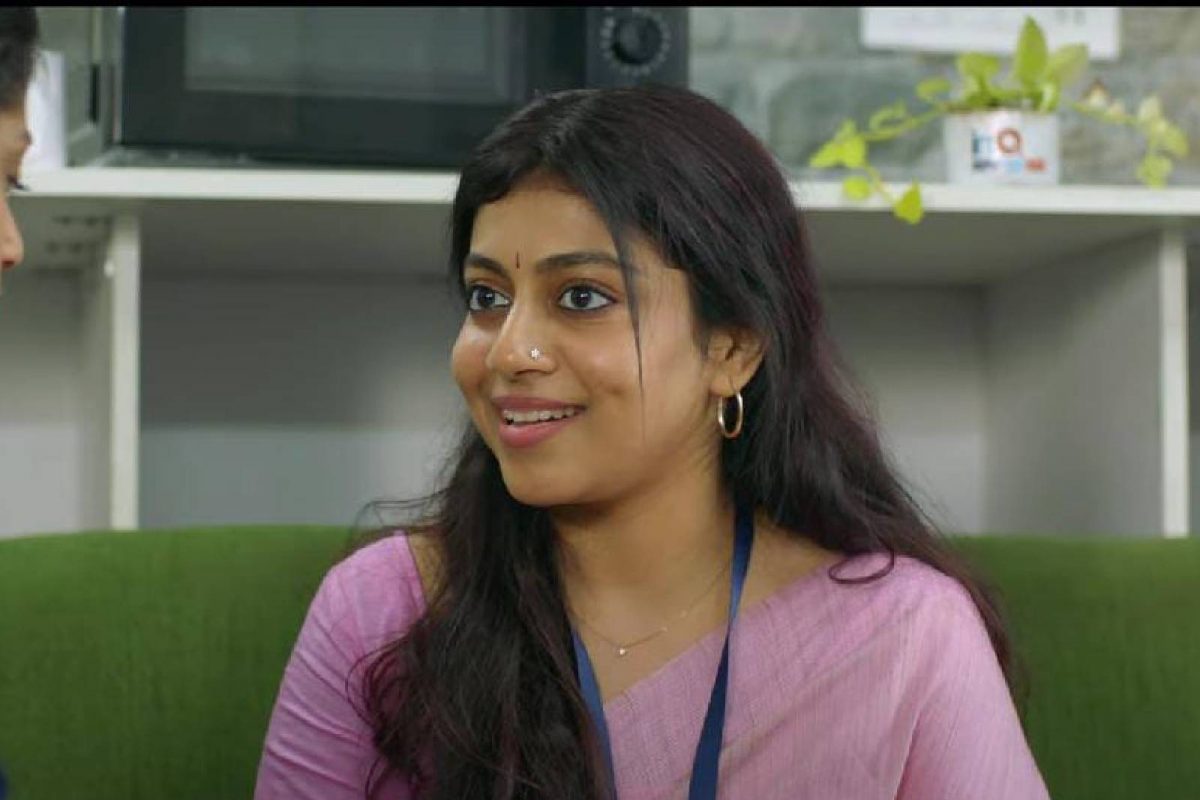 ടൈറ്റിൽ കഥാപാത്രമായി ശ്രുതി രാമചന്ദ്രൻ; 'നീരജ'ചിത്രത്തിന്റെ ഒഫീഷ്യൽ ട്രെയിലർ പുറത്തിറങ്ങി