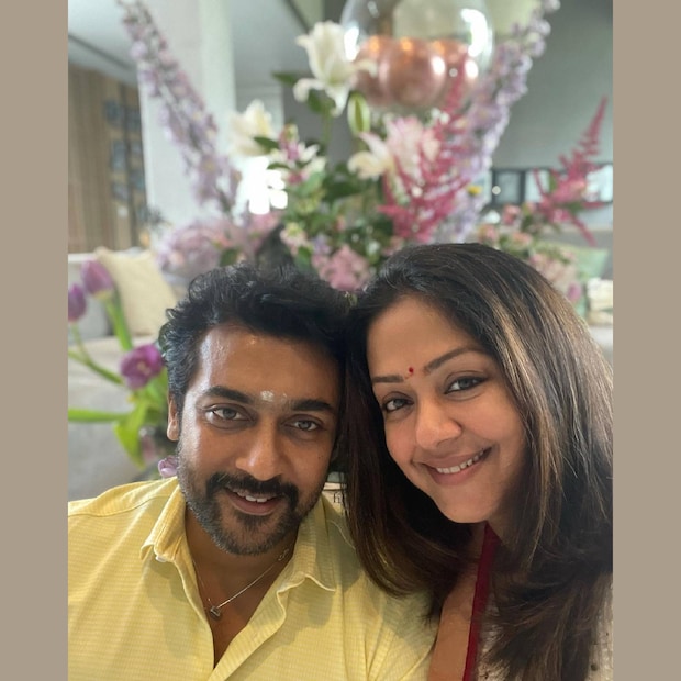  വെള്ളിവെളിച്ചത്തിൽ പ്രിയ പ്രണയ താരജോഡികൾ എന്ന നിലയിൽ തുടങ്ങി ഭാര്യാ ഭർത്താക്കന്മാർ ആയി മാറുകയും വീണ്ടും സിനിമയിലേക്ക് മടങ്ങി വരികയും ചെയ്ത താരദമ്പതികളാണ് സൂര്യയും (Suriya) ജ്യോതികയും (Jyothika). വളർന്നു വന്ന സാഹചര്യവും പശ്ചാത്തലവും മാറ്റിവച്ച്, തമിഴ്നാടിന്റെ മരുമകളായി സൂര്യയുടെ കൈപിടിക്കാൻ തീരുമാനിക്കുകയായിരുന്നു ജ്യോതിക. അതും സൂര്യയുടെ പിതാവ് ശിവകുമാറിന്റെ കടുത്ത എതിർപ്പുകളെ തരണം ചെയ്ത ശേഷം മാത്രം