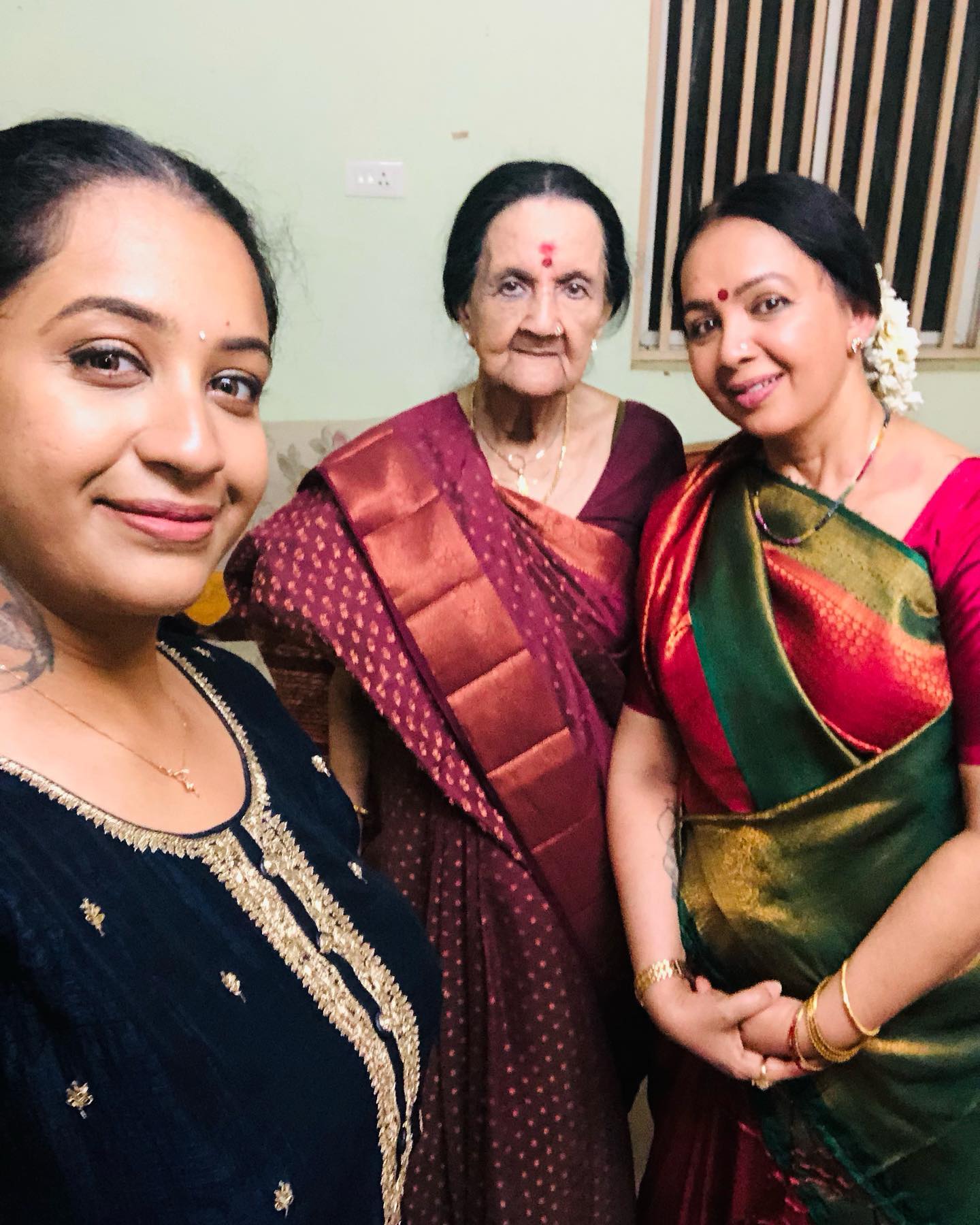  സുബലക്ഷ്മിയും താരാ കല്യാണും സൗഭാഗ്യ വെങ്കിടേഷും