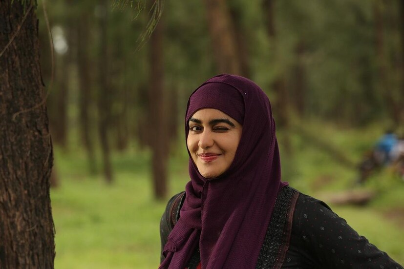  കേരളത്തിൽ നിന്നുള്ള ഹിന്ദു സ്ത്രീകളെ മതപരിവർത്തനം ചെയ്യുകയും ഇസ്ലാമിക് സ്റ്റേറ്റ് ഓഫ് ഇറാഖ് ആന്റ് സിറിയയിലേക്ക് (ഐഎസ്ഐഎസ്) കടത്തുകയും ചെയ്ത കഥകളാണ് കേരള സ്റ്റോറിയുടെ പ്രമേയം. പ്രധാനമന്ത്രി നരേന്ദ്ര മോദിയുടെ പിന്തുണയും ചിത്രത്തിനുണ്ട്