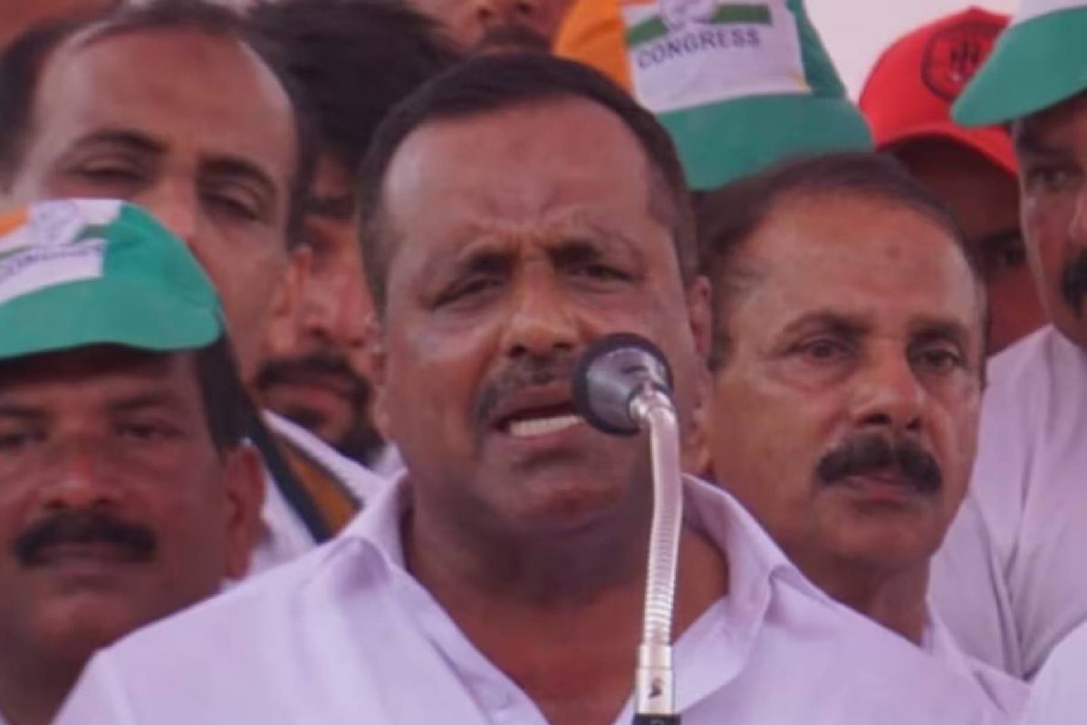മുന്‍ കോണ്‍ഗ്രസ് നേതാവും മന്ത്രിയുമായിരുന്ന യുടി ഫരീദിന്റെ മകനാണ് 53കാരനായ യുടി ഖാദര്‍