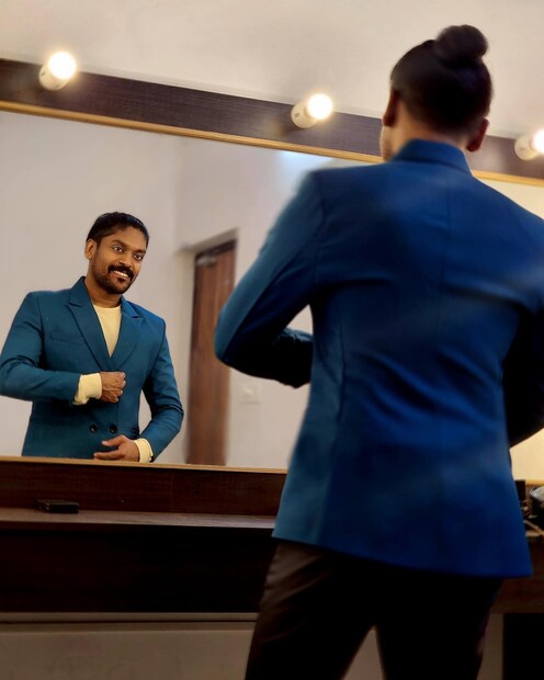  എന്തായാലും ദീപ്തി വിധുവിനായി മറ്റൊരിടത്തുണ്ടായി. 2008ൽ ദീപ്തിയും വിധുവും വിവാഹിതരായി. അവതാരകയും നർത്തകിയുമാണ് ദീപ്തി