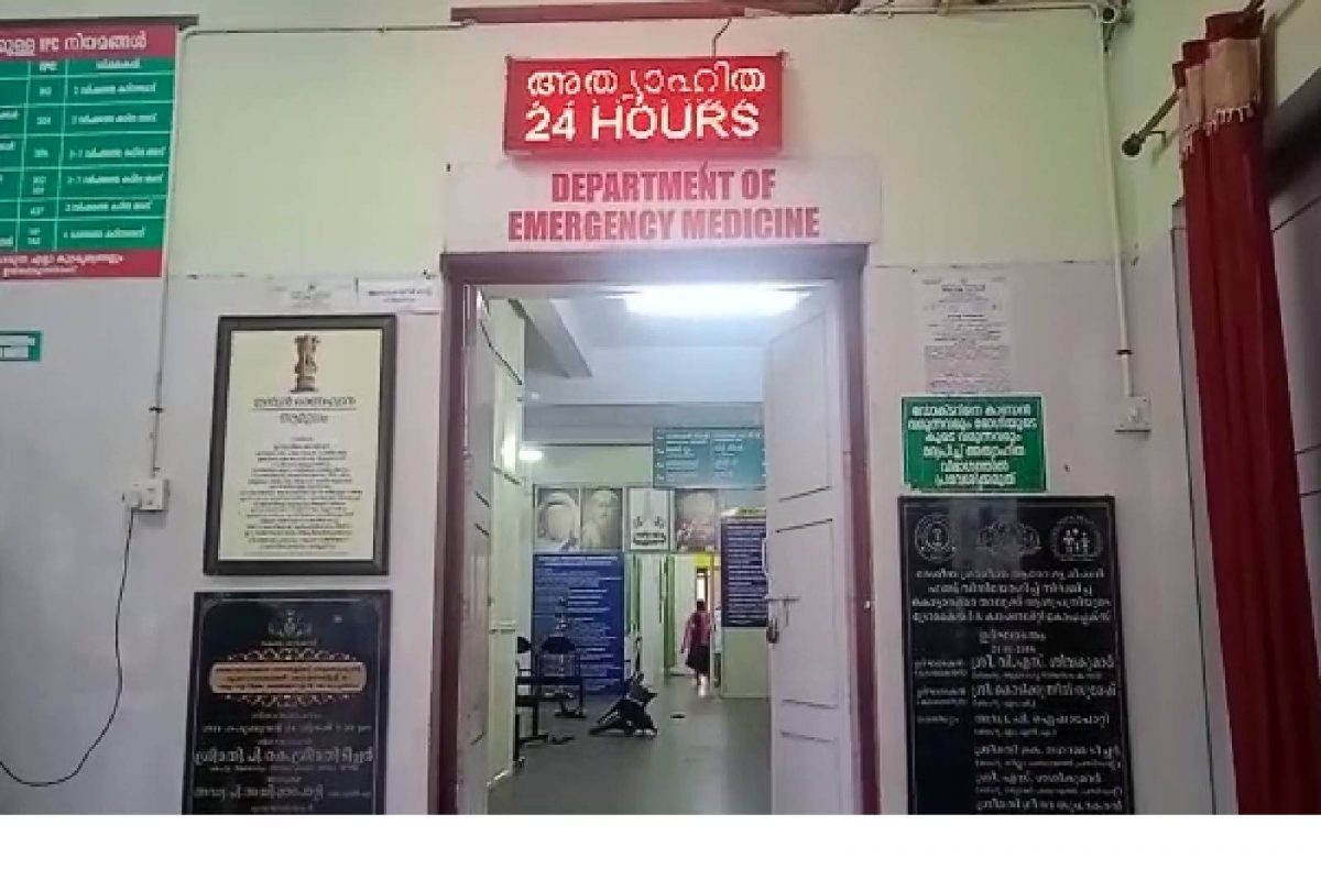 കൊല്ലത്ത് വൈദ്യപരിശോധനയ്ക്കെത്തിച്ച കുറ്റാരോപിതന്‍ ഡോക്ടറും പോലീസുകാരുമടക്കം 5 പേരേ കുത്തി
