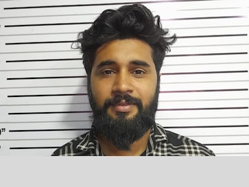 നിഖിൽ മനോഹര്‍