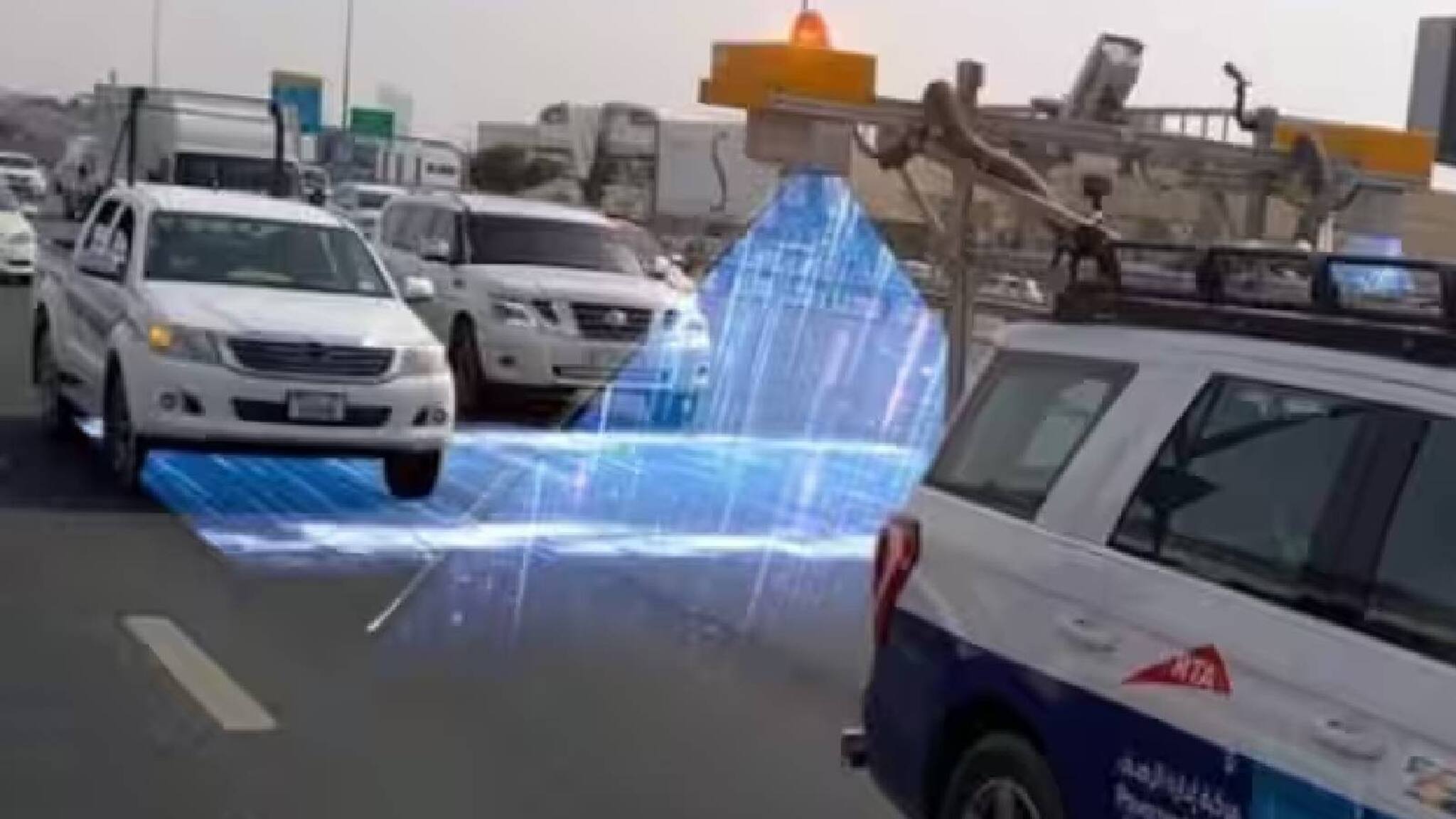 'റോഡില്‍ കുഴിയുണ്ടോ?' പരിശോധിക്കാൻ ലേസര്‍ സാങ്കേതികവിദ്യയുള്ള ആധുനിക വാഹനം; അന്താരാഷ്ട്ര പുരസ്കാരം നേടി ദുബൈ