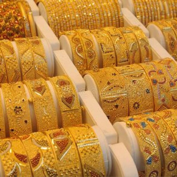  മൂന്ന് ദിവസത്തിനിടെ 200 രൂപ വർധിച്ച ശേഷം രണ്ടുദിവസം മാറ്റമില്ലാതെ തുടർന്ന സ്വർണവിലയാണ് ഇന്ന് താഴ്ന്നത്.