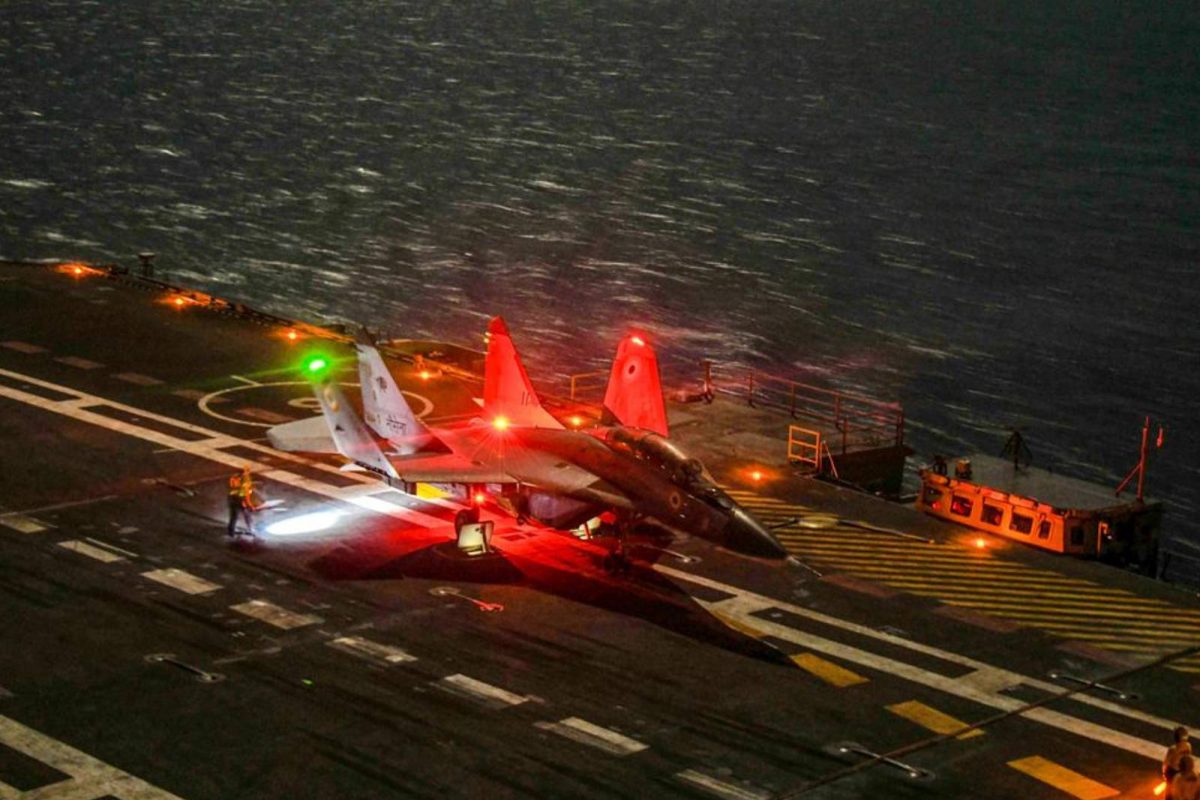 INS വിക്രാന്തില്‍ ആദ്യമായി രാത്രി ലാന്‍ഡിങ് നടത്തി മിഗ് 29കെ; നാവികസേനക്ക് ചരിത്രനേട്ടം
