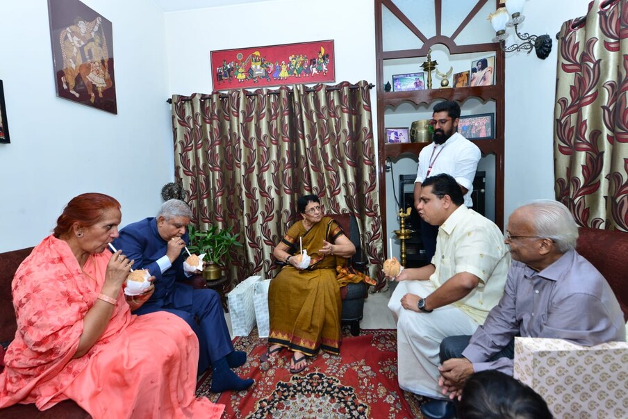  സ്പീക്കർ എ എൻ ഷംസീറും ഉപരാഷ്ട്രപതിയോടൊപ്പം ഉണ്ടായിരുന്നു.