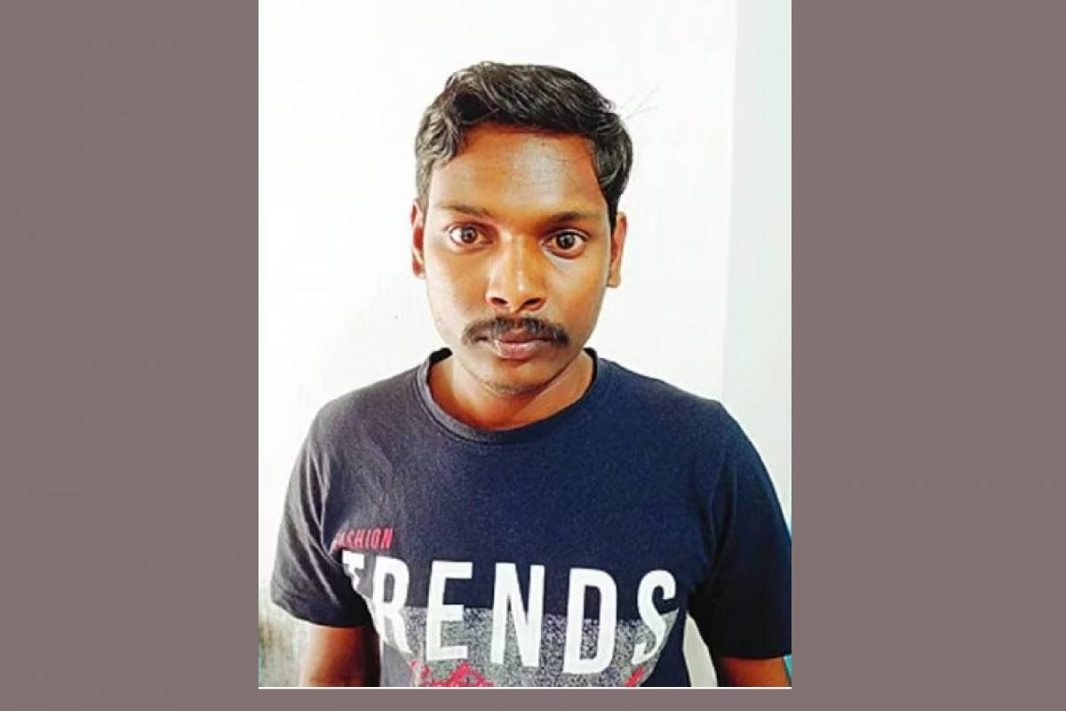 ഇയാള്‍ പഠിപ്പിച്ചിരുന്ന സ്കൂളിലെ കുട്ടികളുടെ സ്വകാര്യദൃശ്യങ്ങളാണ് മൊബൈലില്‍ സൂക്ഷിച്ചിരുന്നത്. 
