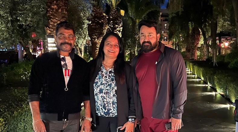  അദ്ദേഹത്തിന്‍റെ  ജന്മദിനവും വിവാഹവാര്‍ഷികവുമാണിന്ന്. അദ്ദേഹത്തിനും ഭാര്യയ്ക്കും മോഹൻലാല്‍ സോഷ്യൽമീഡിയയിലൂടെ ആശംസ നേര്‍ന്നിരിക്കുകയാണ്.