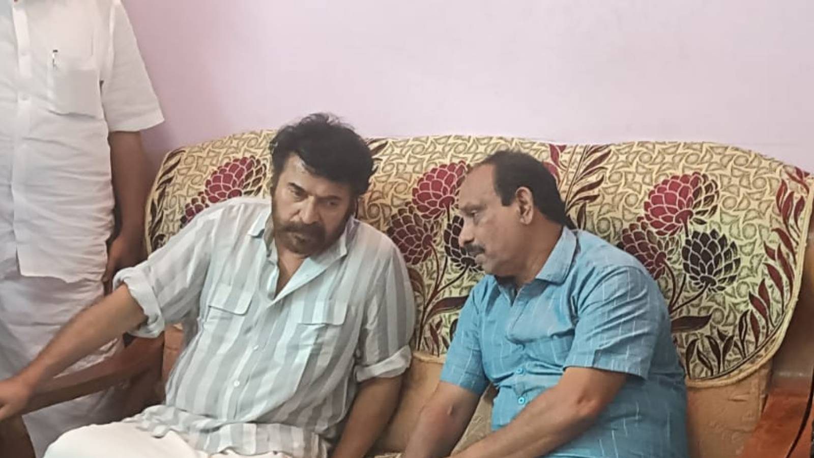  ഏകദേശം പത്തു മിനിറ്റോളം അദ്ദേഹം വന്ദനയുടെ അച്ഛനൊപ്പം ചിലവഴിക്കുകയും ചെയ്തു. മമ്മൂട്ടിയെ കൂടാതെ ചിന്ത ജെറോം, നടന്‍ രമേഷ് പിഷാരടി എന്നിവരും വന്ദനയുടെ വീട്ടിലെത്തിയിരുന്നു.