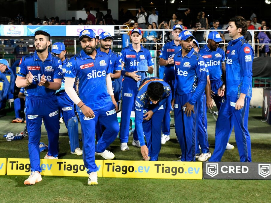  14 പോയിന്റുള്ള മുംബൈയ്ക്ക് അടുത്ത മത്സരം ജയിക്കുന്നതിനൊപ്പം മറ്റു ടീമുകളുടെ മത്സര ഫലവും നിർണായകമാകും. സൺറൈസേഴ്സ് ഹൈദരാബാദുമായാണ് മുംബൈയുടെ സീസണിലെ അവസാന മത്സരം. മേയ് 21ന് 3.30നാണ് മത്സരം നടക്കു.