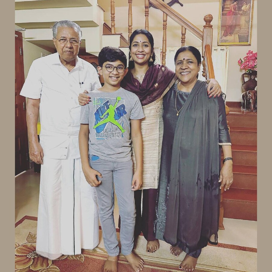  സഖാവ്, മുതിർന്ന പാർട്ടി അംഗം തുടങ്ങിയ നിലകളിൽ മുഖ്യമന്ത്രി പിണറായി വിജയനെ (Chief Minister PInarayi Vijayan) വിജയേട്ടൻ എന്ന് അഭിസംബോധന ചെയ്യുന്ന നിരവധിപ്പേരുണ്ടാകും. എന്നാൽ എത്രപേർക്ക് വിജയൻ അങ്കിൾ എന്ന് വിളിക്കാൻ കഴിയും എന്ന കാര്യത്തിൽ സംശയമാണ്. വർഷങ്ങളായി അങ്ങനെ വിളിക്കുന്ന ഒരാളുണ്ട്. ആ സ്വാതന്ത്ര്യം ഉള്ളയാൾ നടി നവ്യ നായരാണ് (Navya Nair). കഴിഞ്ഞ ദിവസം അദ്ദേഹത്തിന്റെ ജന്മദിനമായിരുന്നല്ലോ