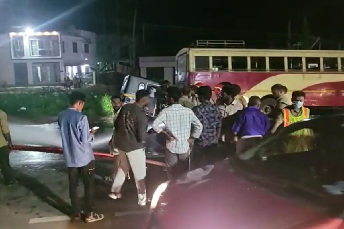  വ്യാഴാഴ്ച രാത്രി എട്ടരയോടെയാണ് അപകടമുണ്ടായത്. അനുവിന്റെ പ്രസവശേഷം എസ്എടി ആശുപത്രിയില്‍ നിന്ന് വീട്ടിലേക്ക് മടങ്ങുമ്പോഴായിരുന്നു ദാരുണമായ അപകടം.