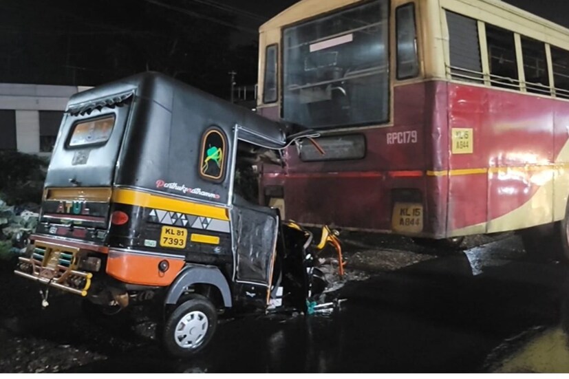  തിരുവനന്തപുരം: ദേശീയപാതയില്‍ പള്ളിപ്പുറം താമരക്കുളത്ത് കെഎസ്ആർടിസി ബസും ഓട്ടോറിക്ഷയും കൂട്ടിയിടിച്ച് നവജാതശിശു അടക്കം മൂന്നുപേര്‍ മരിച്ചു.