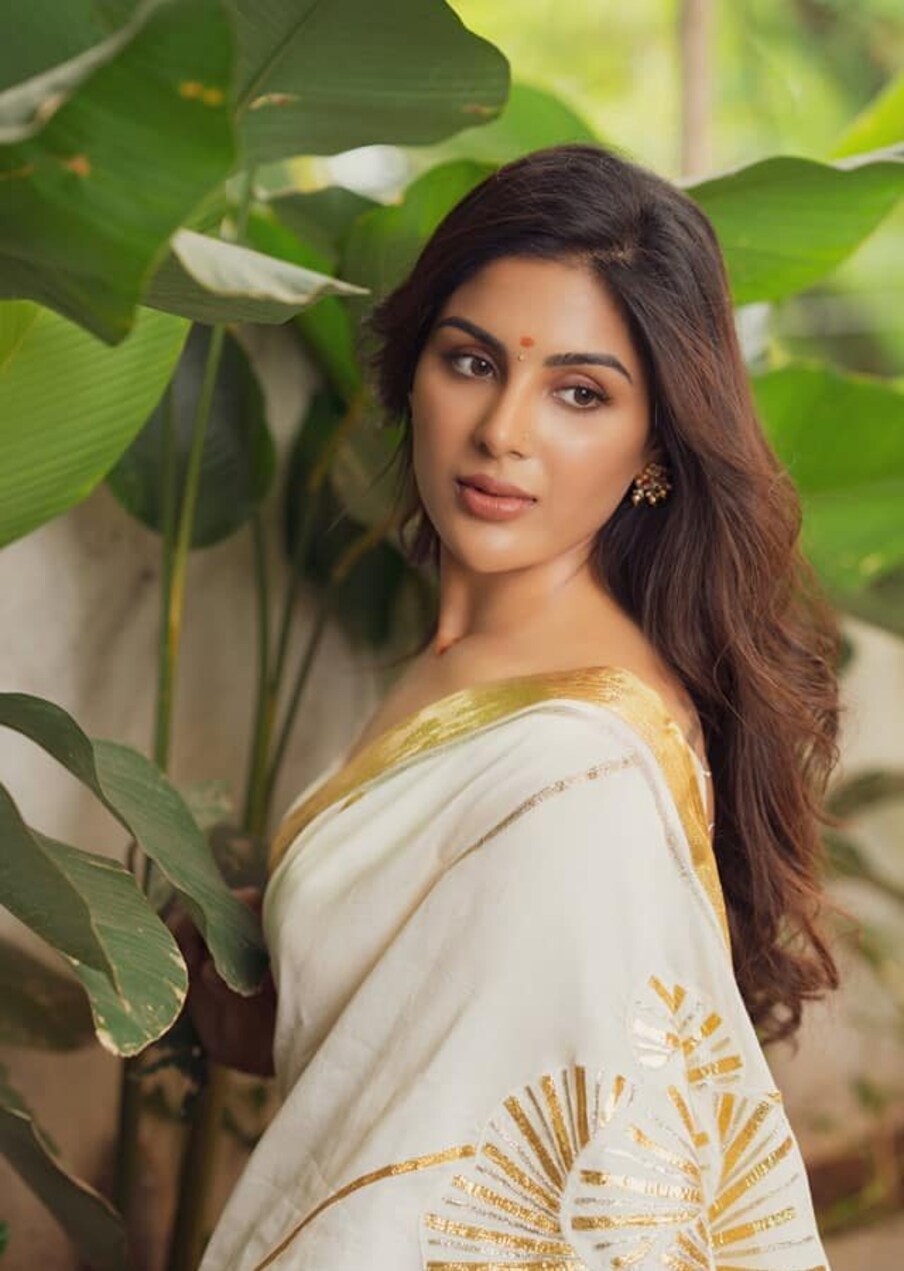  'ഒരു സ്ഥലത്ത് തീരുമാനം പ്രഖ്യാപിച്ചയുടനെ ഇതൊന്നും പെട്ടെന്ന് മാറുന്ന ഒരു കാര്യമല്ല. പിന്നെ മറ്റൊരു സ്ഥലത്ത് പോവുന്ന സമയത്ത് ജാതി വാല്‍ ചേര്‍ത്തു തന്നെയാണ് പേര് വിളിക്കുന്നത്'- സംയുക്ത പറഞ്ഞു. (ചിത്രത്തിന് കടപ്പാട്- സംയുക്ത/ഫേസ്ബുക്ക്)