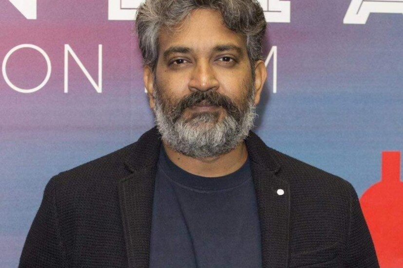  അതേസമയം തന്റെ അടുത്ത ബിഗ് ബജറ്റ് ചിത്രത്തിനായി എസ് എസ് രാജമൗലിയും മഹേഷ് ബാബുവും ഒരുങ്ങുന്നതായി അടുത്തിടെ ഒരു റിപ്പോർട്ട് പുറത്ത് വന്നിരുന്നു. പിങ്ക് വില്ല എന്ന സിനിമ പോർട്ടൽ റിപ്പോർട്ട് ചെയ്തതനുസരിച്ച് ചിത്രം സ്‌ക്രിപ്റ്റിംഗ് ഘട്ടത്തിലാണ്, ഈ വർഷം അവസാനത്തോടെ ചിത്രീകരണം ആരംഭിക്കുമെന്ന് പ്രതീക്ഷിക്കുന്നു. ഇന്ത്യൻ ഇതിഹാസമായ രാമായണത്തിൽ നിന്ന് പ്രചോദനം ഉൾക്കൊണ്ട് ആയിരിക്കും ഈ ചിത്രം ഒരുങ്ങുക എന്നാണ് റിപ്പോർട്ട്. ഹനുമാന്റെ കഥാപാത്രം ആയിരിക്കും മഹേഷ് ബാബുവിന്റേതെന്നും കരുതുന്നു. എന്നാൽ ഇത് സംബന്ധിച്ച് ഔദ്യോഗിക സ്ഥിരീകരണം നിലവിൽ വന്നിട്ടില്ല.