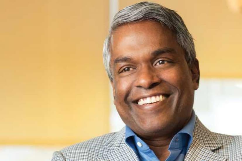  ആറുവർഷത്തോളം കമ്പനിയിൽ തുടർന്നു. സിഇഒമാർക്കൊപ്പം പ്രവർത്തിക്കുന്ന കൺസൾട്ടിംഗ് ടീമുകൾക്ക് അദ്ദേഹം നേതൃത്വം നൽകി. ഫിനാൻഷ്യൽ സർവീസസ്, ടെലികമ്മ്യൂണിക്കേഷൻസ് തുടങ്ങിയ മേഖലകളിൽ അദ്ദേഹം ജോലി ചെയ്തു. 1996ൽ ഒറാക്കിളിലേക്ക് മാറി അവിടെ 22 വർഷം ജോലി ചെയ്തു. അവിടെ അദ്ദേഹം 32 രാജ്യങ്ങളിലായി 35,000 പേരടങ്ങുന്ന സംഘത്തെ നയിച്ചു. കമ്പനിയുടെ സഹസ്ഥാപകനായ ലാറി എലിസണുമായുള്ള അഭിപ്രായവ്യത്യാസത്തെത്തുടർന്ന് 2018ൽ അദ്ദേഹം രാജിവച്ചു. പിന്നീട് അദ്ദേഹം ഗൂഗിളിന്റെ ഭാഗമായി.  (Photo- CNBC)