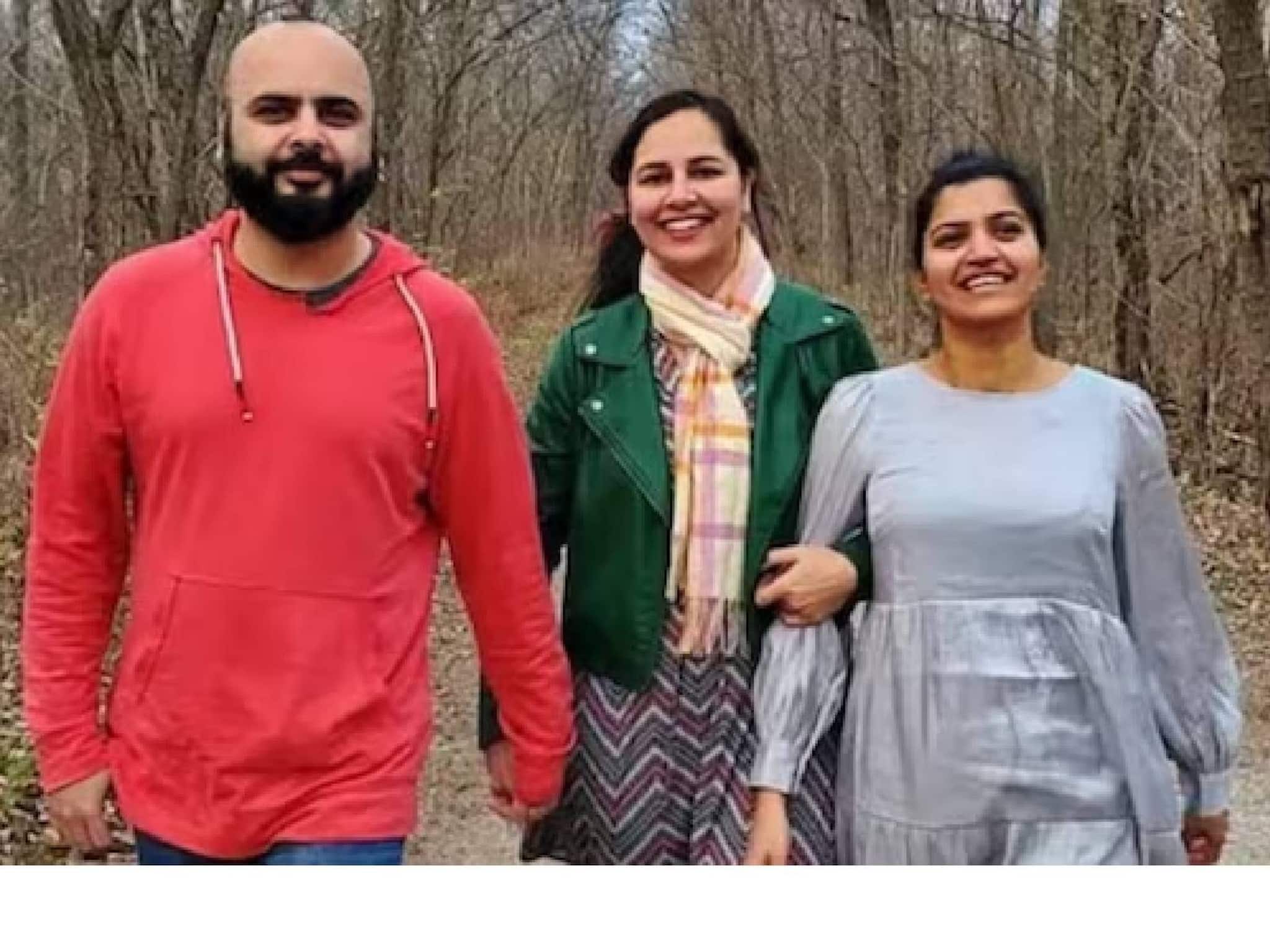 മൂന്ന് മാതാപിതാക്കളും നാല് കുട്ടികളും; കൗതുകമായി 'ട്രയോ കപ്പിൾ' മൂന്ന് മാതാപിതാക്കളും നാല് കുട്ടികളും; കൗതുകമായി 'ട്രയോ കപ്പിൾ'