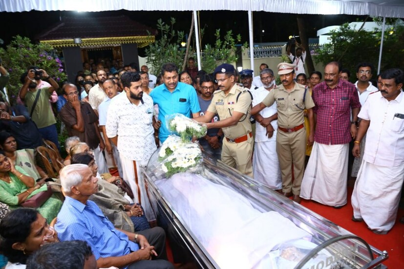  ഏറെ വികാരഭരിതമായ രംഗങ്ങൾക്കാണ് അസീസിയ മെഡിക്കൽ കോളേജ് അങ്കണം സാക്ഷ്യംവഹിച്ചത്. വന്ദനദാസിന്‍റെ സഹപാഠികളും സുഹൃത്തുക്കളും നൊമ്പരം സഹിക്കാനാകാതെ പൊട്ടിക്കരഞ്ഞു.
