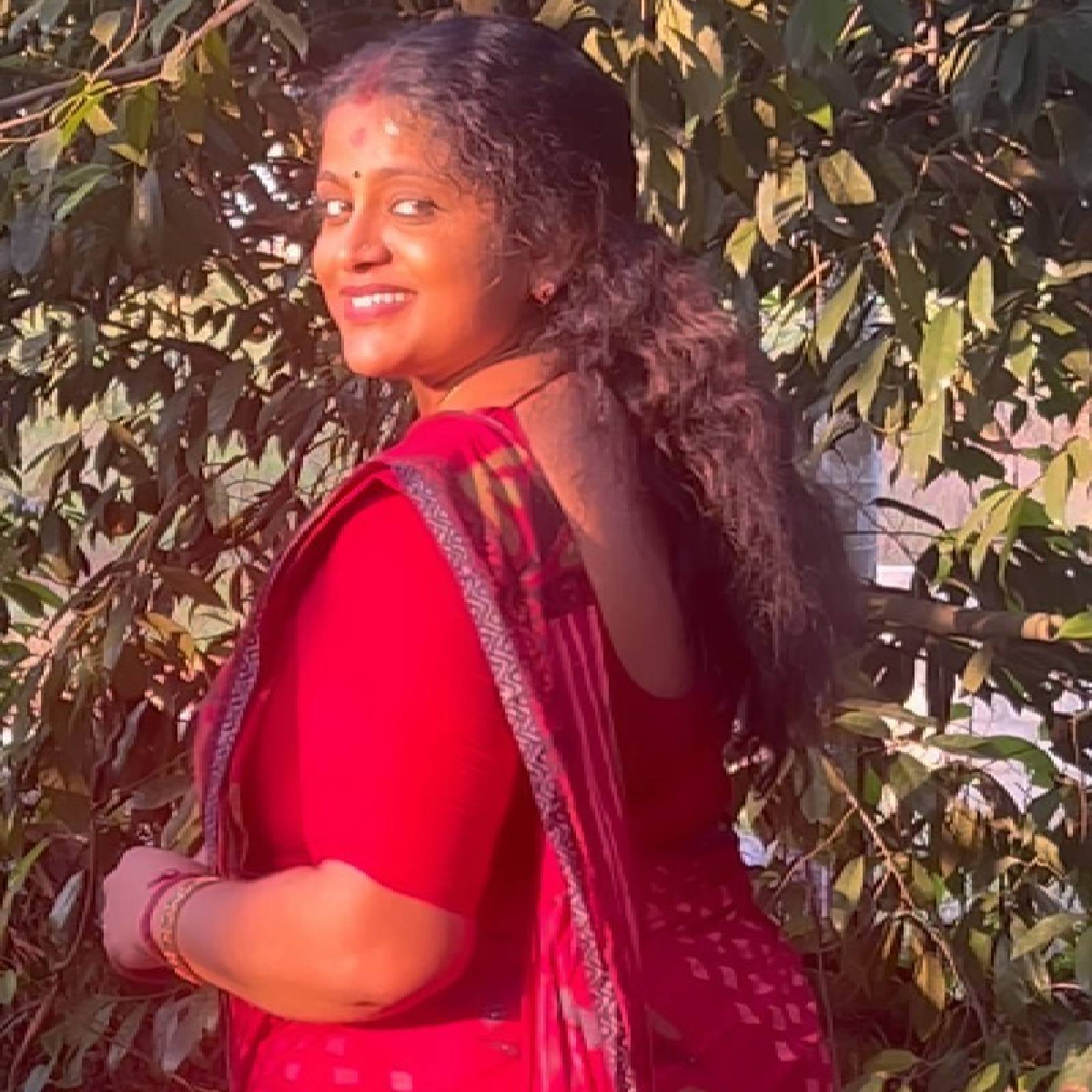  താനും അമനും ഇപ്പോഴും സംവദിക്കാറുണ്ട്. വഴക്കുകളും ഉണ്ടാവാറുണ്ട്. ഒരുപക്ഷെ വീണ്ടും ഒന്നിക്കില്ല എന്ന് പറയാനും സാധിക്കില്ല. ജീവിതം എപ്പോൾ വേണമെങ്കിലും മാറിമറിയാം എന്ന കാര്യത്തിൽ വീണ വിശ്വസിക്കുന്നു