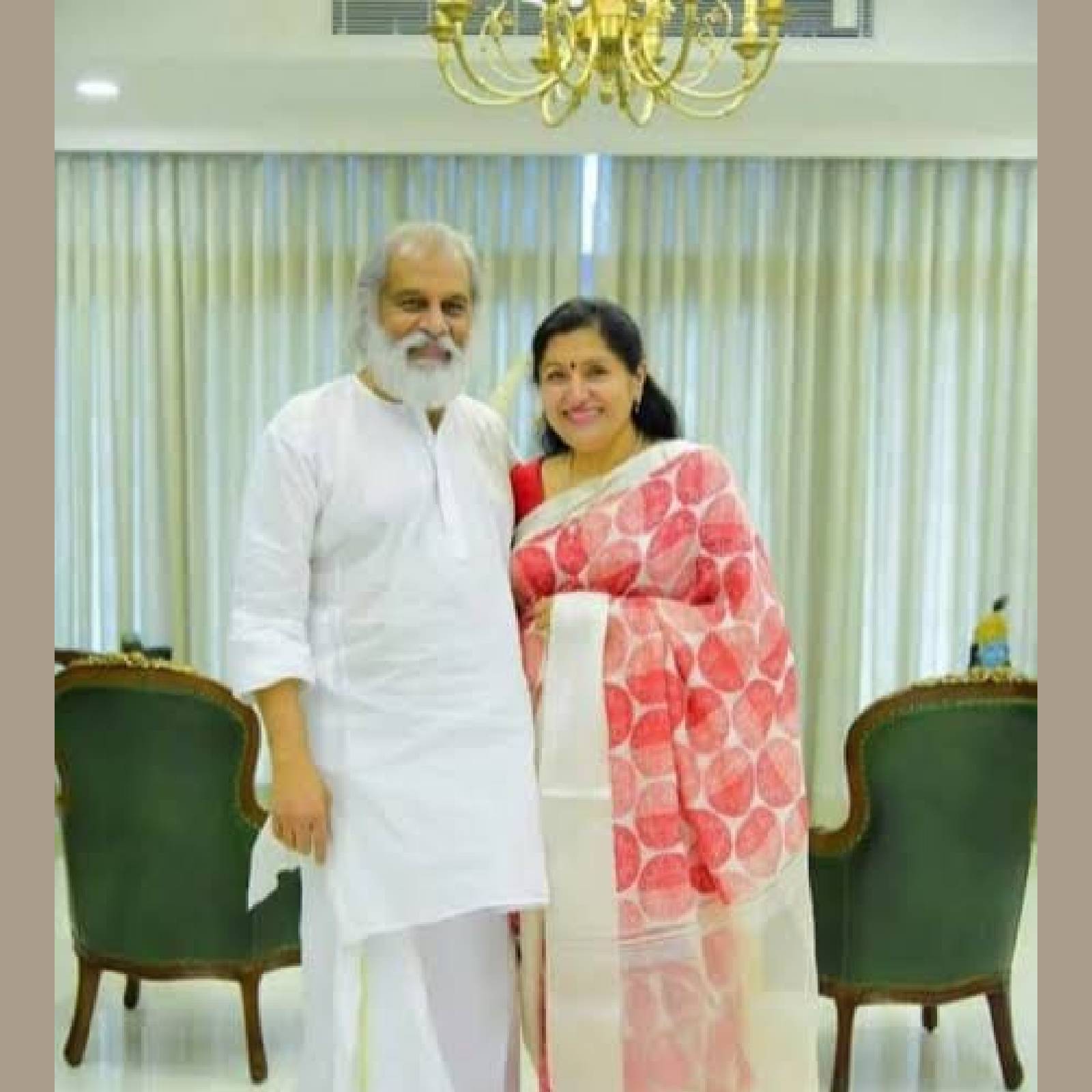  തിരുവനന്തപുരം ആസ്ഥാനമായി നടക്കാറുള്ള സൂര്യ മേളയിൽ അദ്ദേഹത്തിന്റെ സാന്നിധ്യം എടുത്തുപറയേണ്ടതാണ്. തുടക്കം മുതൽ യേശുദാസിന്റെ കച്ചേരി ഒരിക്കൽപ്പോലും മുടങ്ങിരുന്നില്ല. എന്നാൽ കോവിഡ് ബാധയെത്തുടർന്ന് നേരിട്ടെത്തി പരിപാടി അവതരിപ്പിക്കാൻ അദ്ദേഹത്തിന് സാധിച്ചിരുന്നില്ല. കോവിഡ് ഭീതി ഒഴിഞ്ഞ ശേഷമുള്ള മേളയിൽ അദ്ദേഹത്തിന്റെ കച്ചേരി ഉൾപ്പെടുത്തിയിരുന്നെങ്കിലും എത്തിച്ചേരാനുള്ള ബുദ്ധിമുട്ട് മൂലം പരിപാടി മാറ്റിവച്ചിരുന്നു