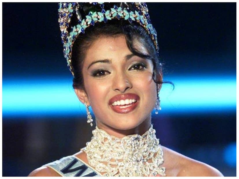  പ്രിയങ്ക ചോപ്ര മൂക്കിന് പ്ലാസ്റ്റിക് സർജറി നടത്തിയതിനെ കുറിച്ച് പറയുകയാണ് ബോളിവുഡ് സംവിധായകൻ അനിൽ ശർമ. പ്രിയങ്ക ചോപ്രയുമായി അടുത്ത സൗഹൃദമുള്ള വ്യക്തിയാണ് അനിൽ ശർമ.