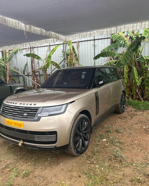 mahesh babu, mahesh babu buys new car, mahesh babu car collection, mahesh babu range rover, south actors car collection, south actors luxury car, gold range rover, golden range rover sv price, gold range rover in hyderabad, mahesh babu latest news, car, luxury car, range rover sv