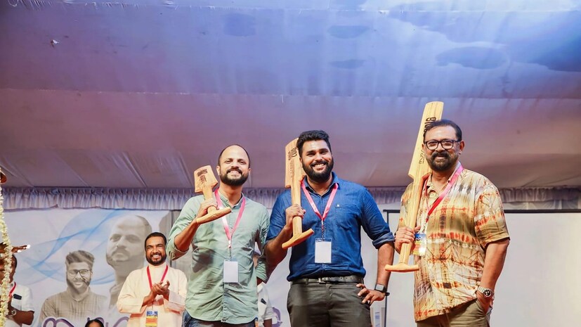  അതേസമയം മലയാളത്തിലെ 200 കോടി ചിത്രമായി 2018 മാറി കഴിഞ്ഞു. സിനിമയുടെ നിര്‍മാതാവായ വേണു കുന്നപ്പിള്ളിയാണ് ഇക്കാര്യം സ്ഥിരീകരിച്ചത്. പത്തു ദിവസം കൊണ്ടാണ് ചിത്രം നൂറുകോടി ക്ലബ്ബിൽ ഇടംപിടിച്ചത്. തിയറ്ററുകളിൽ വമ്പൻ പ്രദർശന വിജയം നേടിയ ചിത്രം ജൂൺ 7 മുതൽ സോണി ലിവ്വിലൂടെ സ്ട്രീമിങ് ആരംഭിച്ചിരുന്നു.