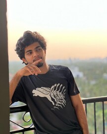 'സിനിമയില് നല്ല ഭാവി ഉണ്ടാകുമെന്ന അദ്ദേഹത്തിന്റെ വാക്കുകള് അനുഗ്രഹമായിട്ടാണ് കാണുന്നത്'; യുവനടന് നസ്ലന് 'സിനിമയില് നല്ല ഭാവി ഉണ്ടാകുമെന്ന അദ്ദേഹത്തിന്റെ വാക്കുകള് അനുഗ്രഹമായിട്ടാണ് കാണുന്നത്'; യുവനടന് നസ്ലന്