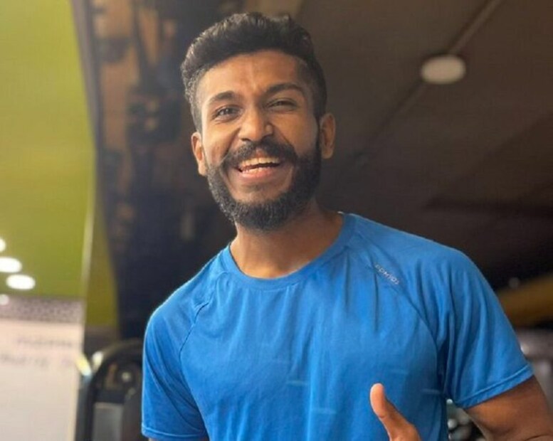  ഏതായാലും മിഥുന്‍റെ പോസ്റ്റ് ഇതിനോടകം വൈറലായി കഴിഞ്ഞു. നിരവധിപ്പേരാണ് ഇതിന് കമന്‍റുകളുമായി രംഗത്തെത്തുന്നത്. “അനിയന്‍ മിഥുൻ എന്നാണ് അല്ലാതെ മിഥുന്റെ അനിയന്‍ എന്നല്ല” എന്നാണ് ഒരാൾ കമന്‍റ് ചെയ്തത്.