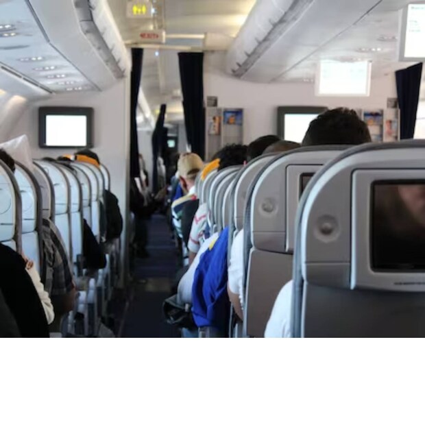 Crime news, Harassing Air Hostess, Air Hostess, Flight, Mumbai, Muscat, വിമാനം, എയർഹോസ്റ്റസ്, വിസ്താര വിമാനം, നഗ്നത പ്രദർശനം