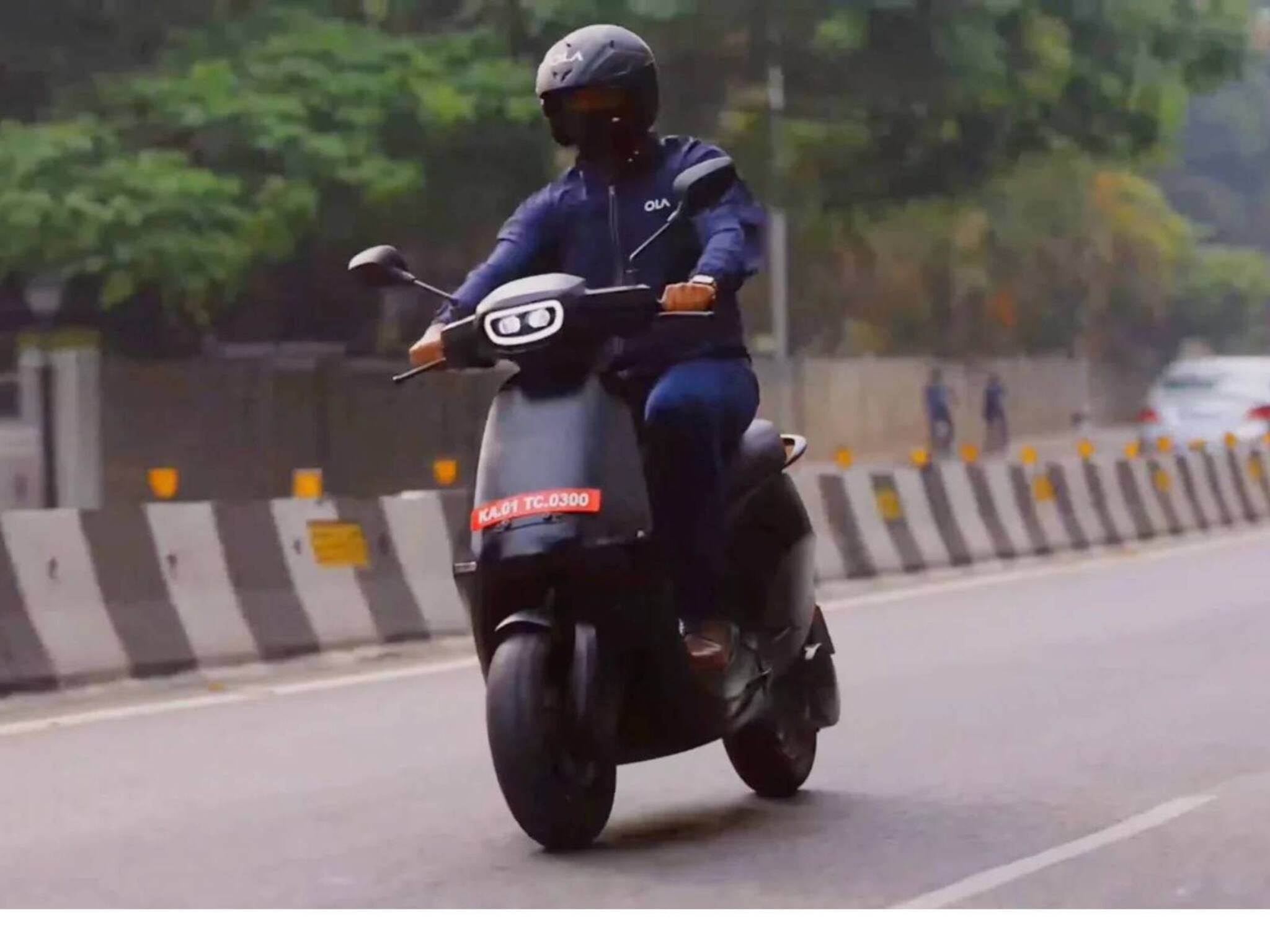 Ola E-Scooter | ഹെൽമറ്റില്ലേൽ AI ക്യാമറ മാത്രമല്ല സ്കൂട്ടറും പിടിക്കും; ഹൈടെക് സാങ്കേതിക വിദ്യയുമായി ഓല