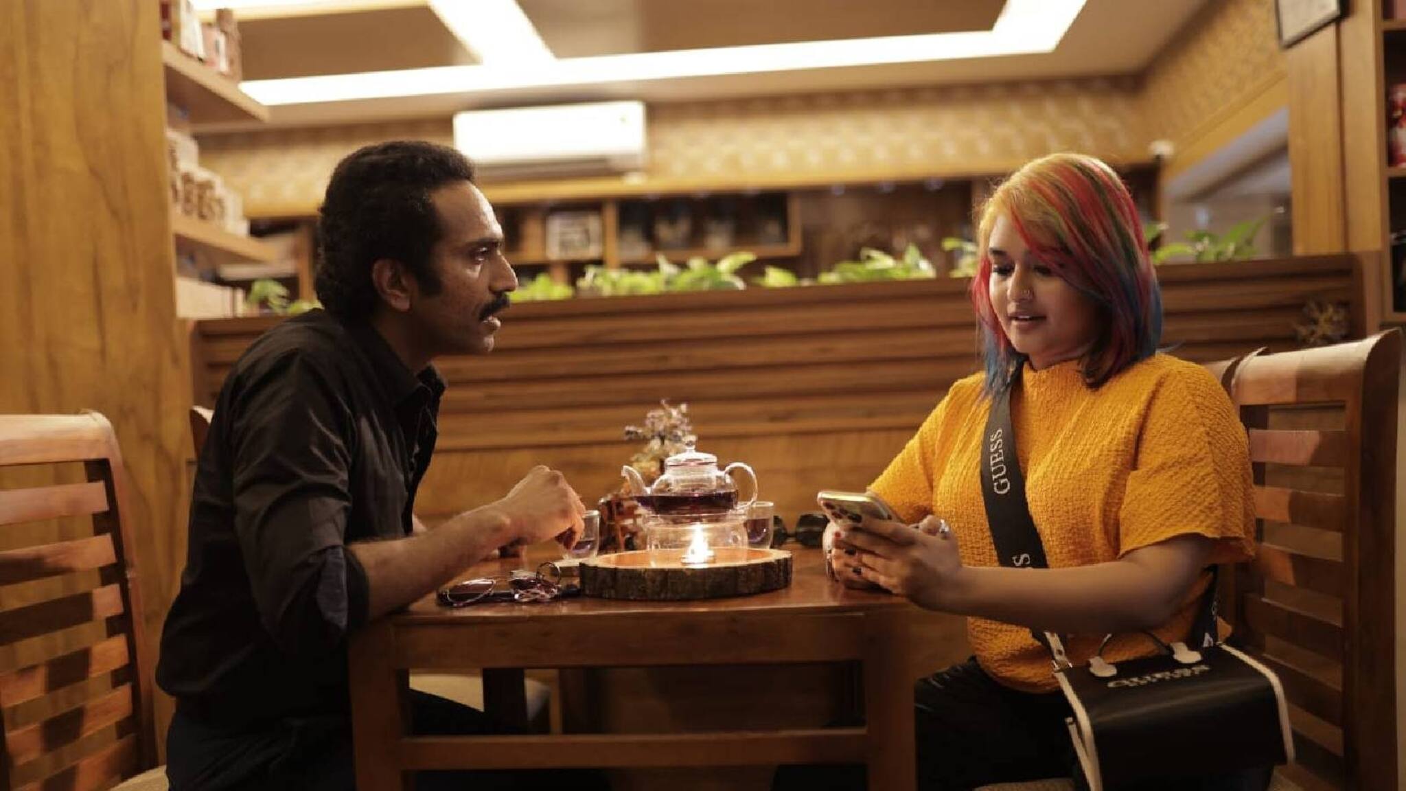 Prayaga Martin | പുത്തൻ ലുക്കിൽ പ്രയാഗ മാർട്ടിന്റെ മടങ്ങിവരവ്; കൊച്ചി നഗരത്തിൻ്റെ ഉൾത്തുടിപ്പ് പകർത്തുന്ന 'ഡാൻസ് പാർട്ടി'