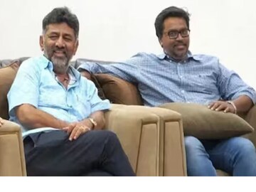 ഡി കെ ശിവകുമാറിനൊപ്പം സുനിൽ  കനുഗോലു
